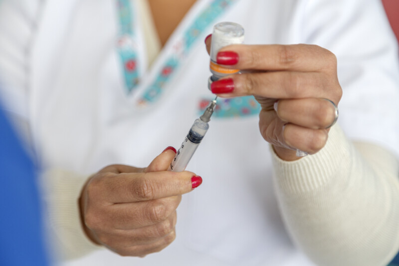 Em SG, 26,95% do público-alvo da vacinação tomou as duas doses