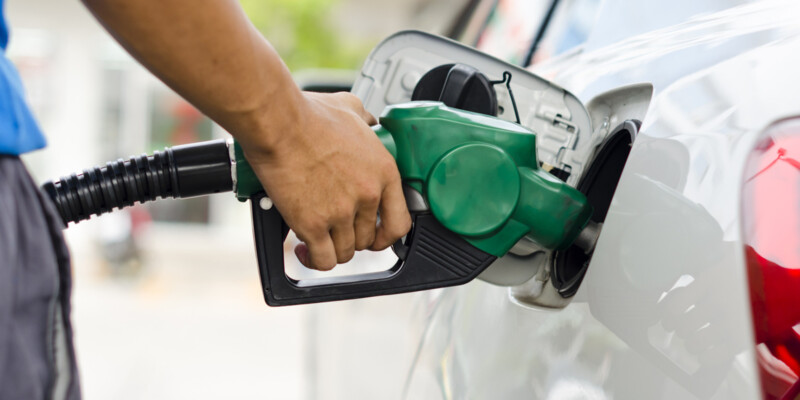 A redução média será R$ 0,10 por litro a partir desta quarta-feira (15).