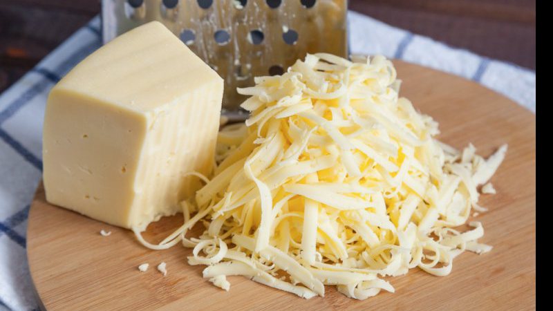 Acusada tentou furtar duas peças de queijo