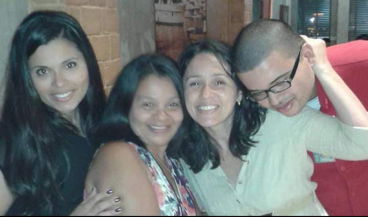 Família dos Santos: Márcia, sua mãe, Katia e Juninho (da esquerda para a direita)