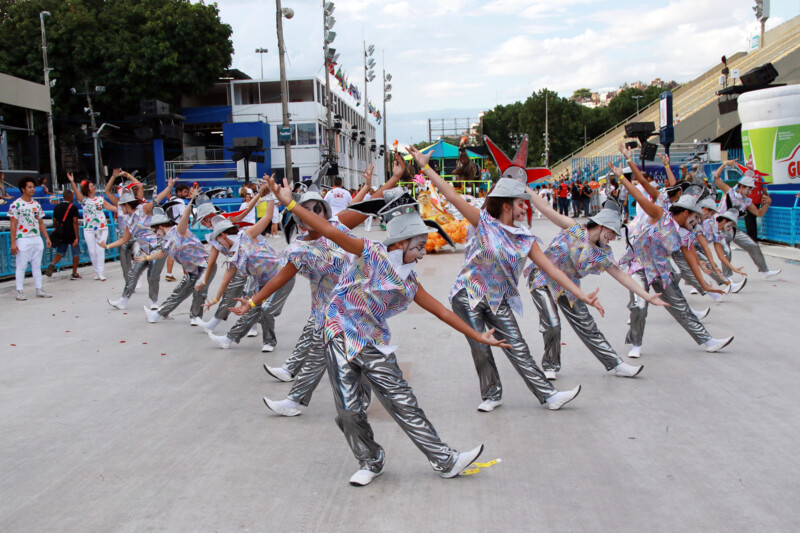 O carnaval terá seu encerramento em alto nível no Sambódromo com os desfiles das escolas de samba mirins