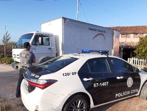 A ação aconteceu durante diligências relacionadas a um crime de furto de veículo com carga investigado pela delegacia de Cabo Frio