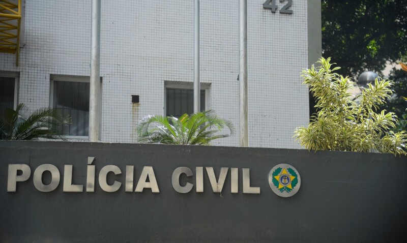 A operação acontece em diferentes bairros da capital, como Barra da Tijuca, Jacarepaguá, Itanhangá, Copacabana, Tijuca, Penha, Freguesia; e no município de Nova Friburgo