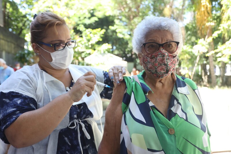 A Prefeitura já havia suspendido, na sexta-feira (1), a obrigatoriedade do uso de máscaras em locais abertos e fechados