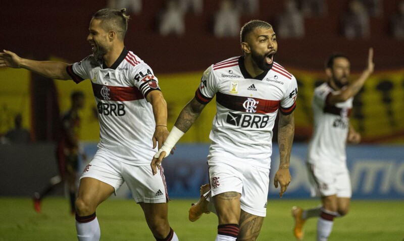 Gabigol anotou o primeiro gol do Flamengo na partida