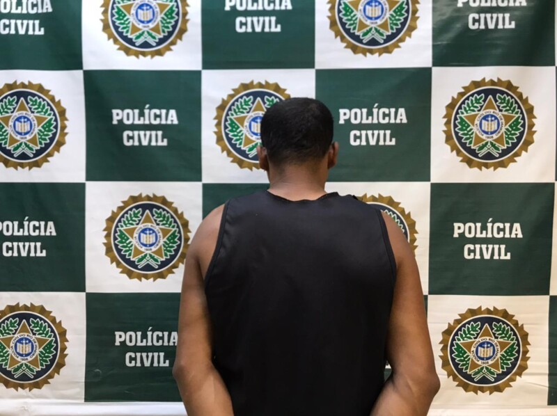 Homem foi preso por policiais da 120ª DP (Silva Jardim)