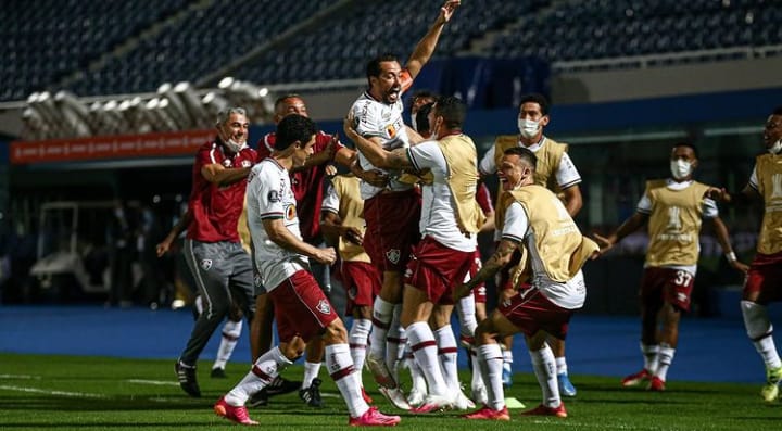 Tricolor bateu a equipe paraguaia por 2 a 0 no jogo de ida
