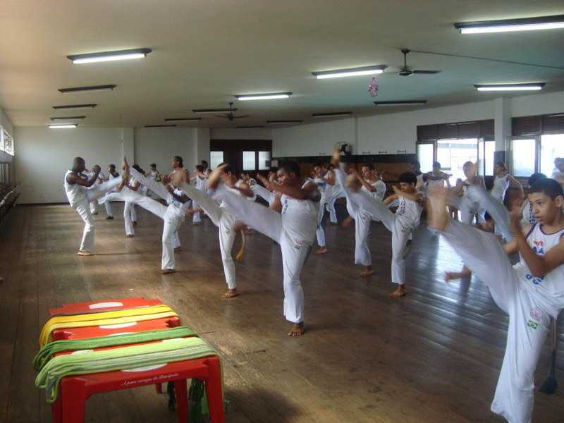 Capoeiristas da Associação de Capoeira Negrinhos de Sinhá VII de São Gonçalo irão se apresentar na festividade
