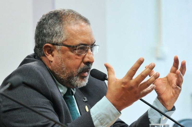 Senador Paulo Paim quer discutir as propostas do governo federal para a gerência do fundo