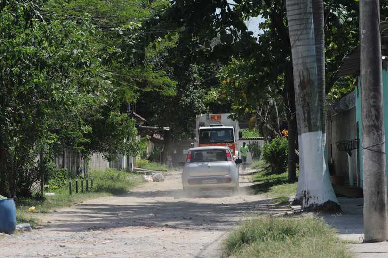 >> Vários objetos e um carro foram levados da residência, em Itaipu