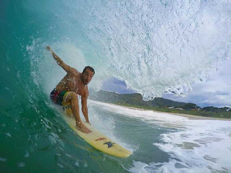 >> Kalani ganhou placa em museu português por surfar em condição extrema na Praia do Norte
