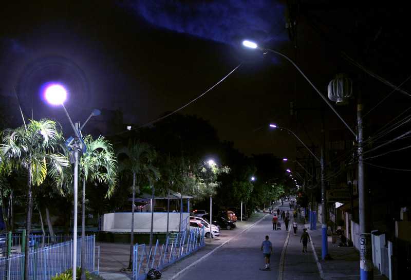  A Rua da Caminhada é frequentada diariamente, à noite e pela manhã, por centenas de gonçalenses que realizam exercícios físicos na via 
