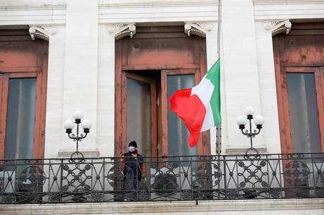 Após atingir mais de 13 mil mortes, Itália estende período de isolamento social até maio